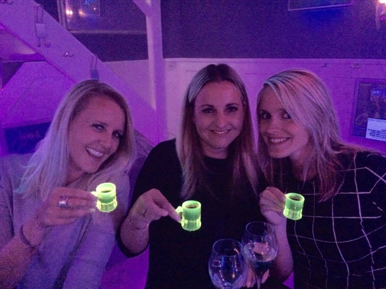 Shotglaasjes fluoriserend geel - 2.5cl - 10 stuks