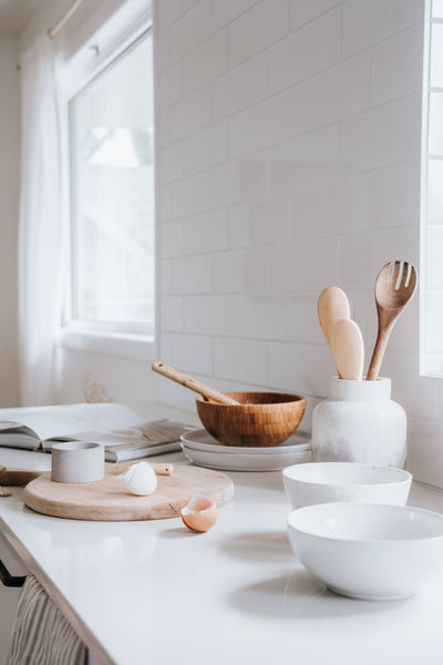 Zo richt je een rustige Scandinavische keuken in